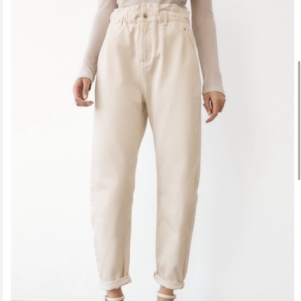 ZARA Paper Bag Barrel Pants in Cream Denim - Picture 1 of 12